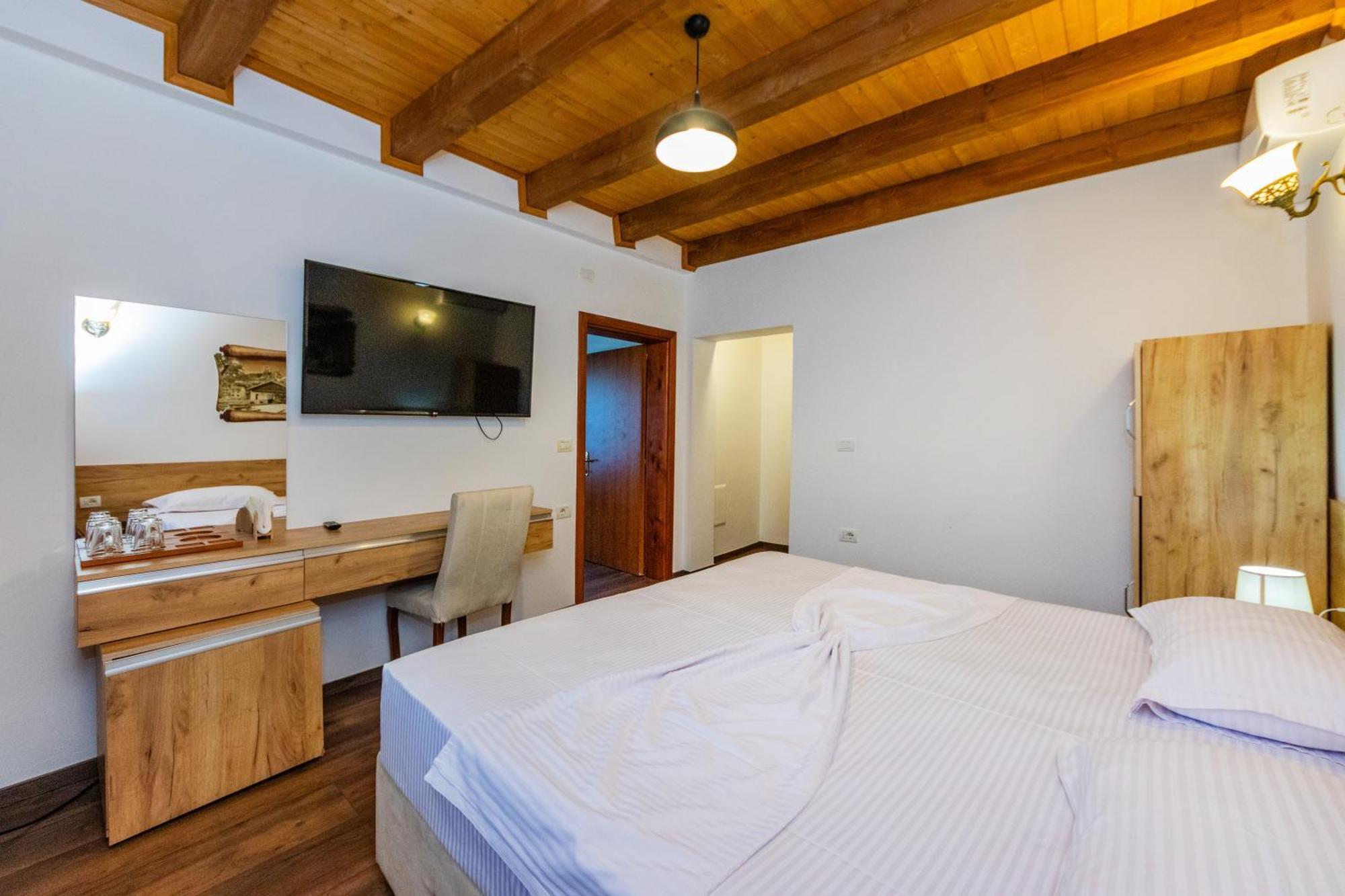Hotel Grandpa'S House Shkodër Екстериор снимка