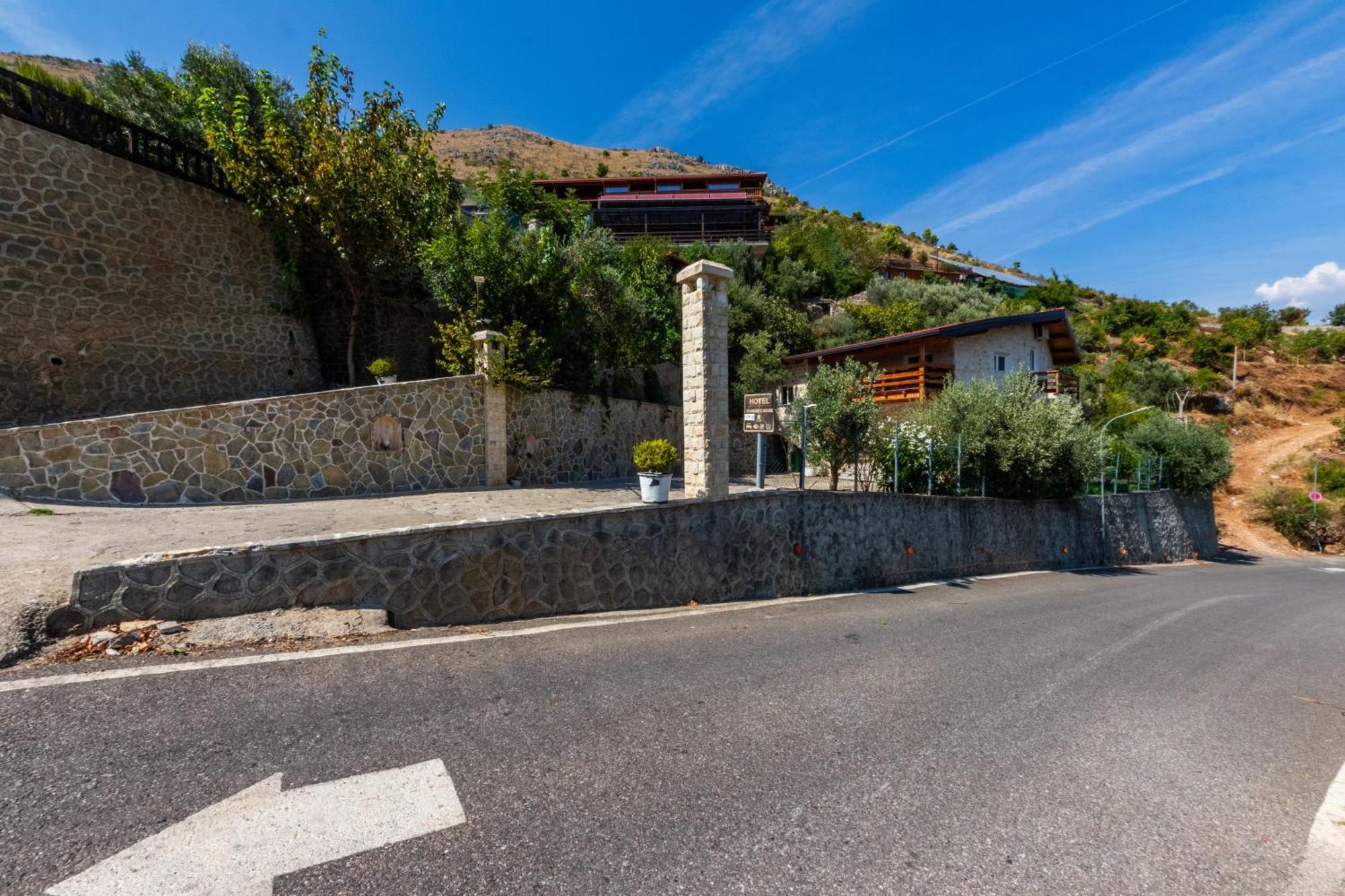 Hotel Grandpa'S House Shkodër Екстериор снимка