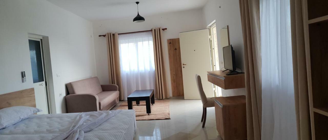 Hotel Grandpa'S House Shkodër Екстериор снимка