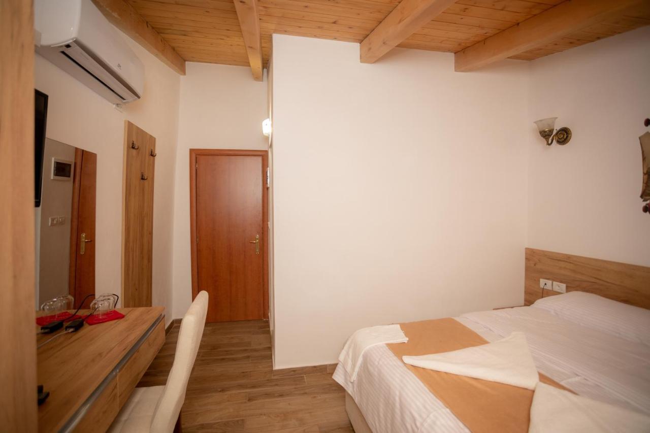 Hotel Grandpa'S House Shkodër Екстериор снимка